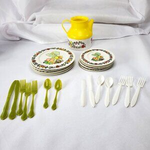 VTG Chilton 1970s Holly Hobbie Kitchen Tea Set Bonnet Girl 23 Piece Cottagecore